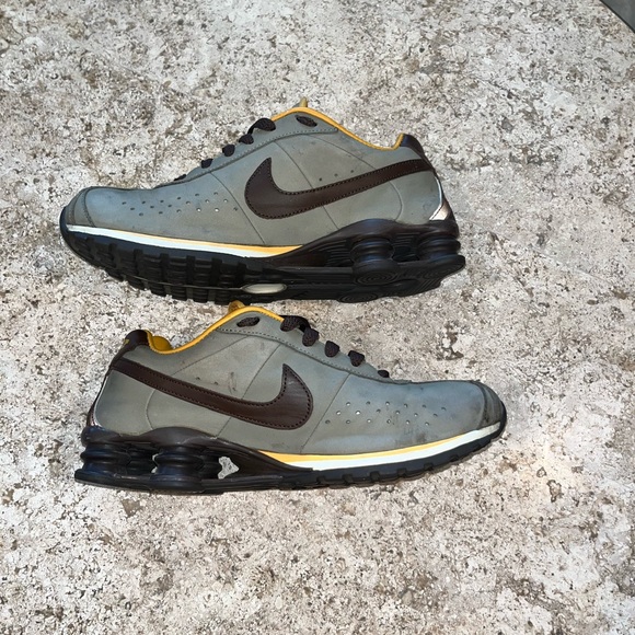 Men Nike Shox athletic shoes - Picture 5 of 8